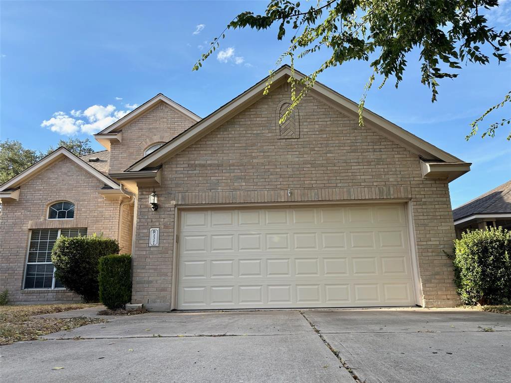 Primary Photo - 2321 Clover Ridge Dr