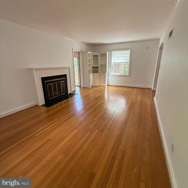 Building Photo - 3121 Quebec Pl NW