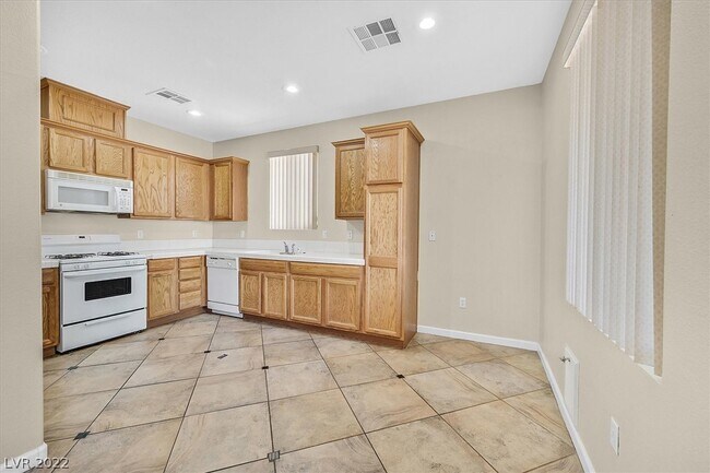 Foto del edificio - 6732 Canyon Maple St
