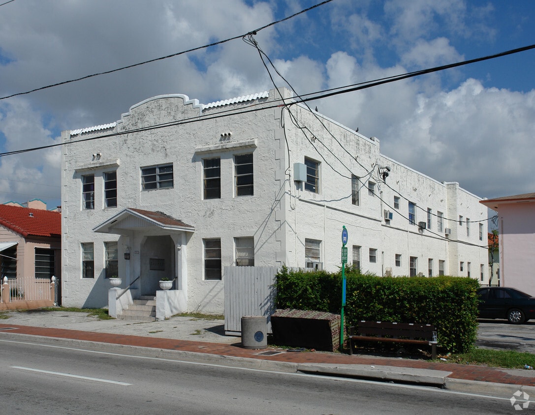 Building Photo - 1361 SW 7th St