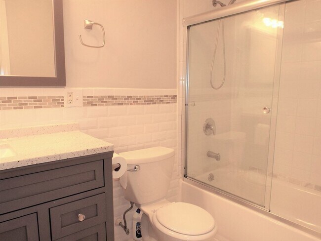 Luxury Bath - 10 Tara Dr