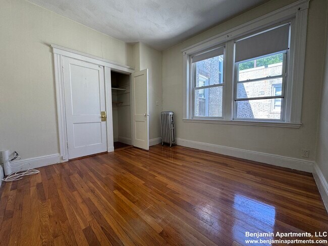 Building Photo - 3 Egremont Rd