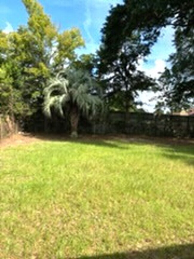 Foto del edificio - 275 Nightingale Dr