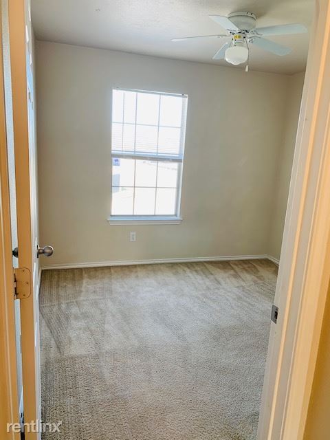 Foto del edificio - 3 br, 2.5 bath Duplex - 5754 Golf Heights 2