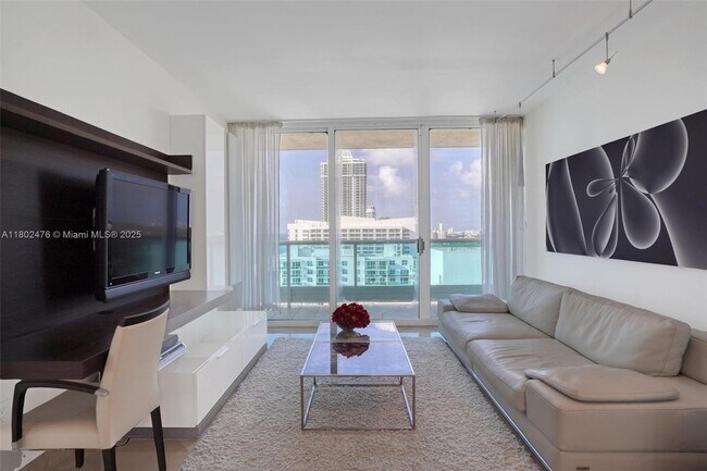 Foto del edificio - 5025 Collins Ave