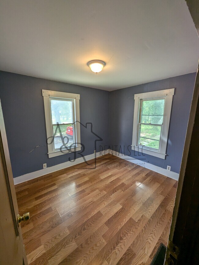 Building Photo - 20 4th St Cir