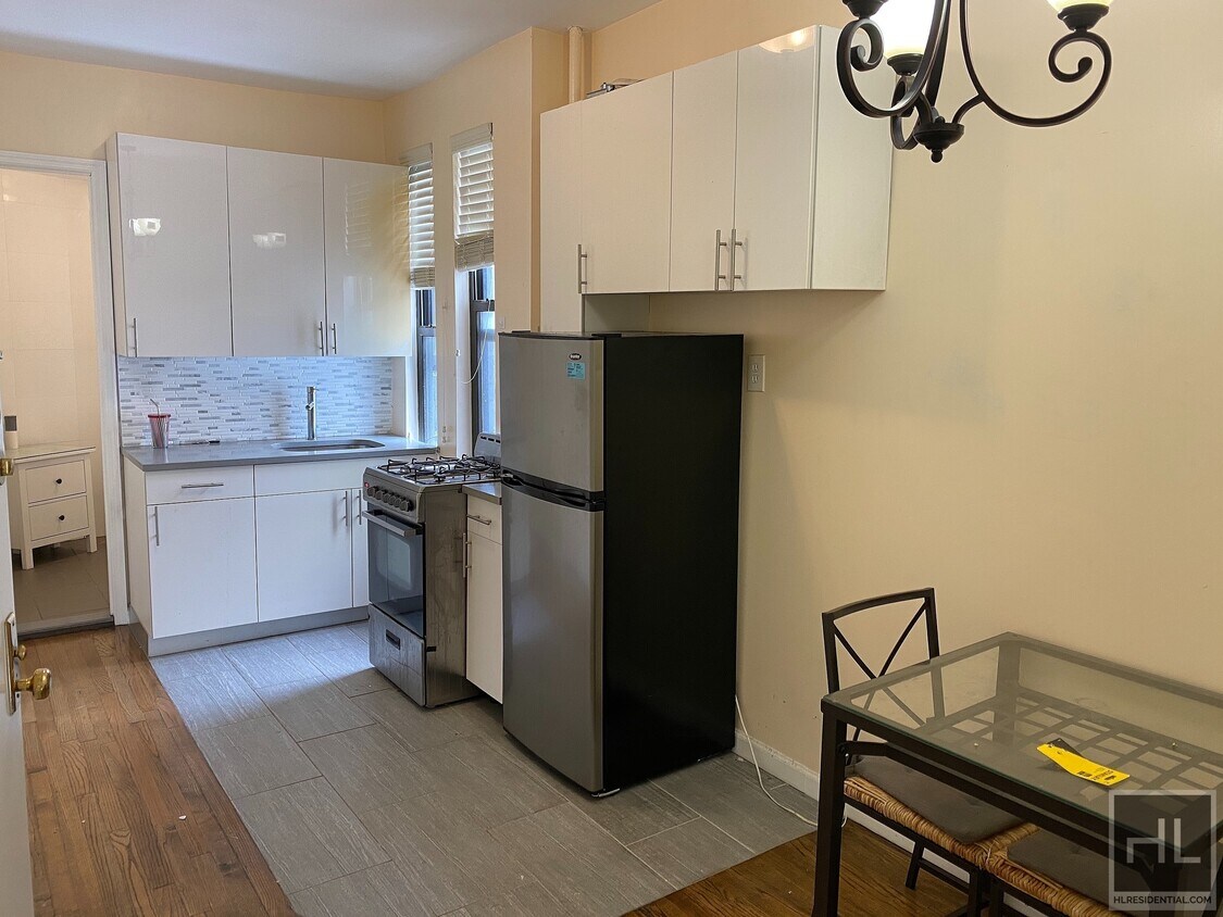 Foto principal - 837 Bedford Ave