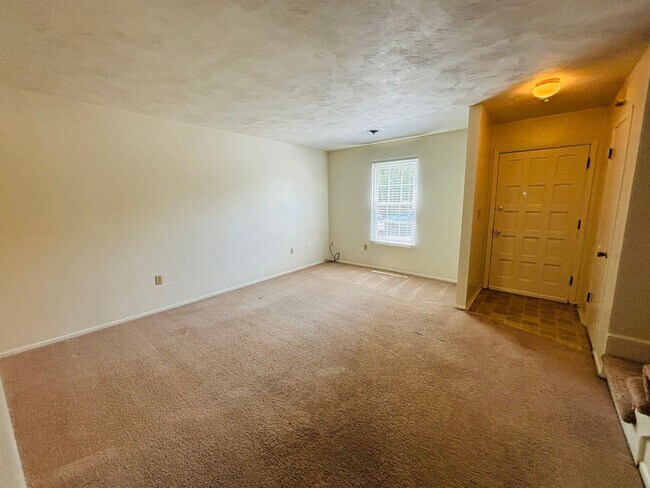 Foto del edificio - 2 Bedroom, 1.5 Bath Townhouse