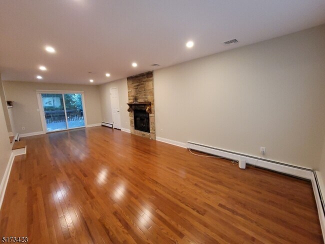 Foto del edificio - 66 Knob Hill Rd