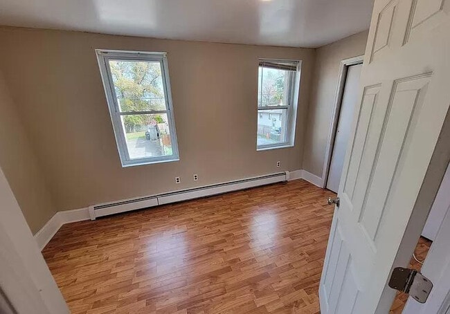 Building Photo - 335 Broad St