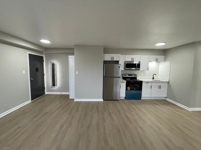 Foto del edificio - Live in Style at Bellagio East Living I: Convenient and Vibrant Community in Indianapolis