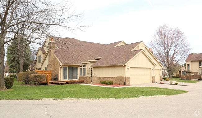 Building Photo - Greenfield Villas