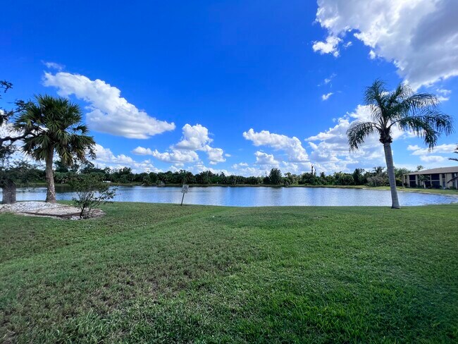 Foto del edificio - 4064 Oakview Dr