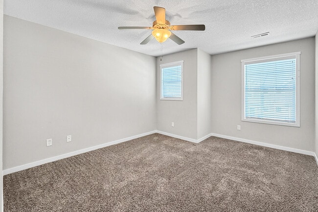 Building Photo - 2724 NW Casey Jones Ln