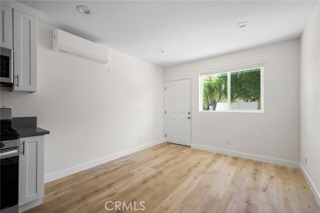 Building Photo - 6851 De Celis Pl