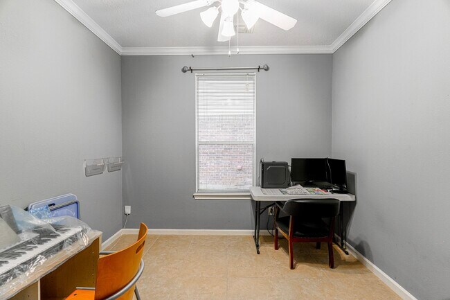 Building Photo - 20919 Garden Arbor Ln