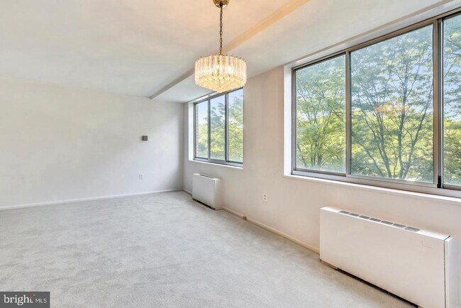 Foto del edificio - 10401 Grosvenor Pl