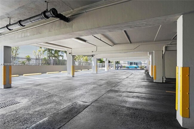 Foto del edificio - 7735 Abbott Ave