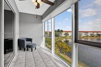 Building Photo - 13100 SW 11th Ct