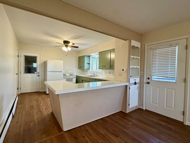 Foto del edificio - Charming 2-Bedroom Country Home with Garage Near Eau Claire