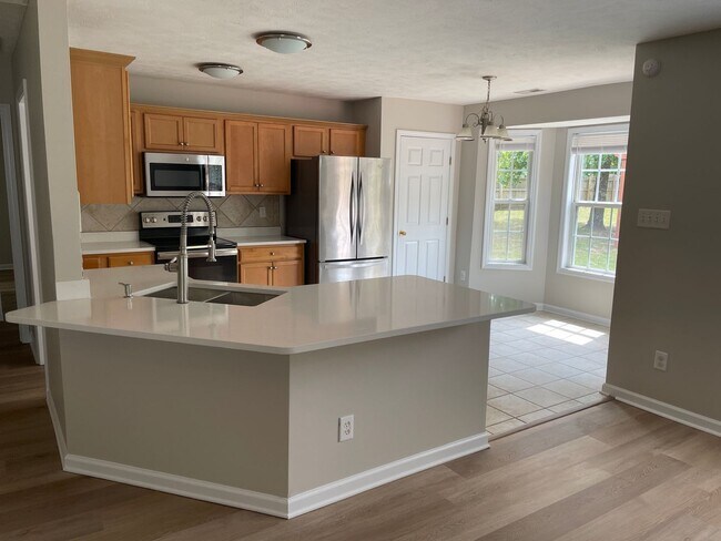 Building Photo - 3 Bedroom/3 Bath Ranch Close to Fort Liberty