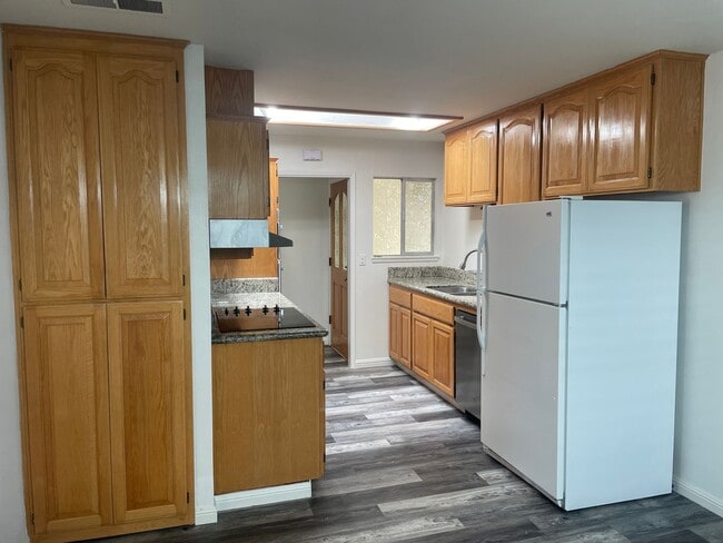 Building Photo - Large Cupertino Home