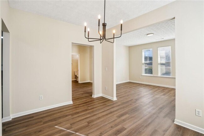 Foto del edificio - 4593 Parkway Cir