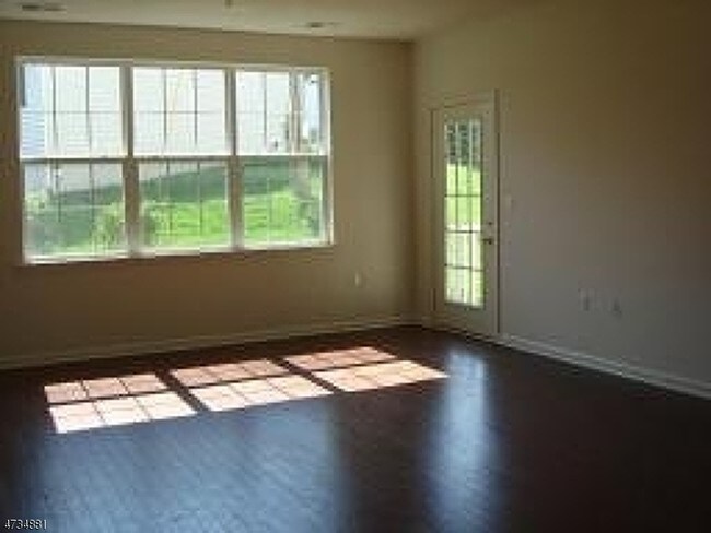 Building Photo - 201 Stone Creek Ct