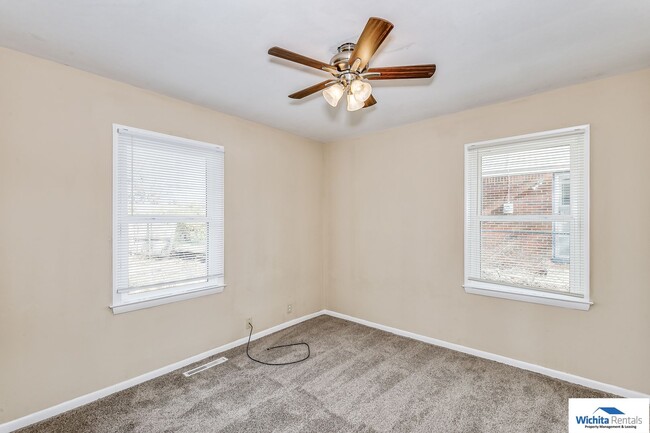 Building Photo - 3 bedroom home SE Wichita