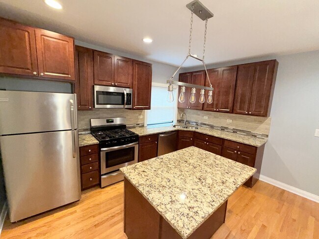 Foto del edificio - 4204 N Melvina Ave