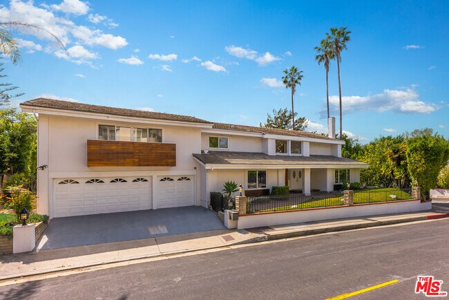 Building Photo - 2471 Venus Dr