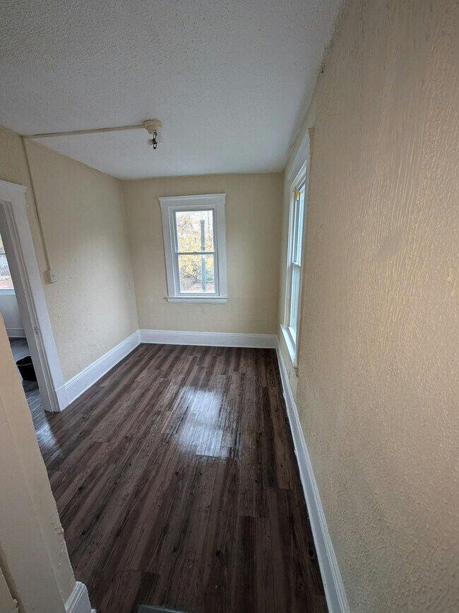 Foto del edificio - 1187 E 61st St