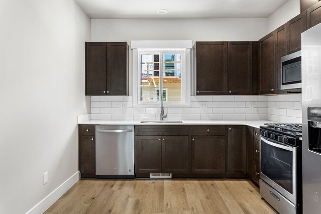 Foto del edificio - Brand New Townhouse in Yakima!