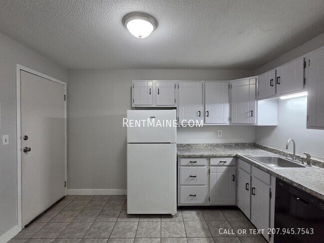 Foto del edificio - 10 Tall Pines Dr