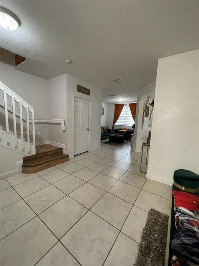 Foto del edificio - 1388 NE 33rd Ave