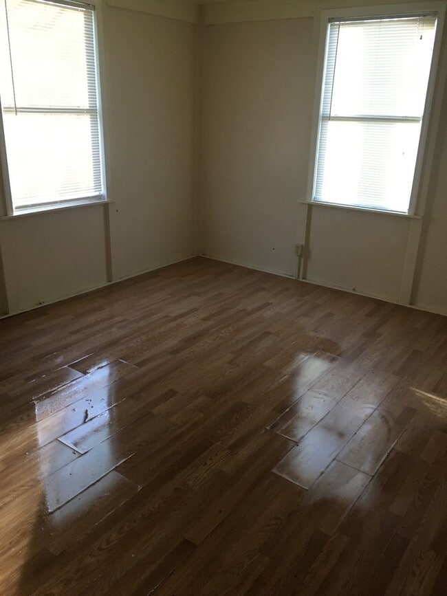 Building Photo - Great house. Ready to go.