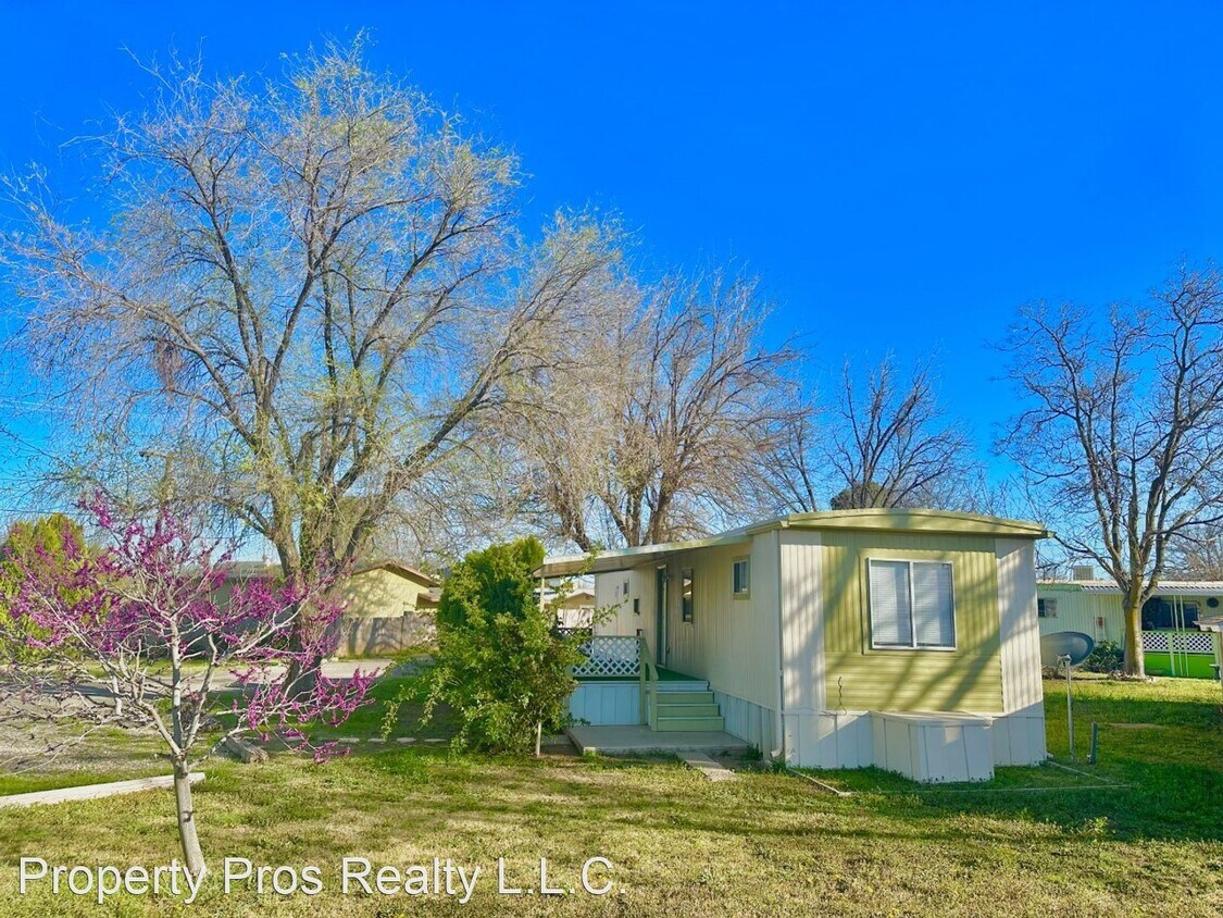Primary Photo - 2 br, 1 bath House - 1626 E. Coconino St. #5