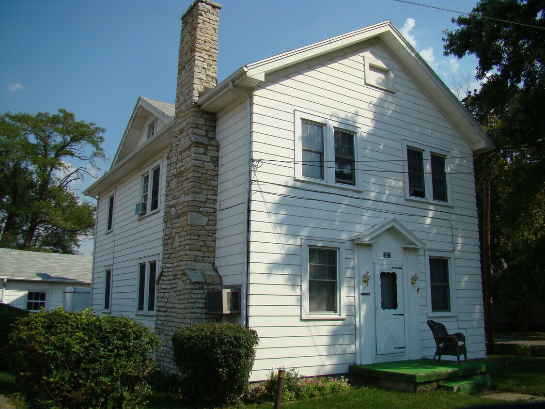 Primary Photo - 140 S Elm St