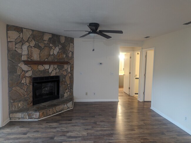 Family Room - 6780 Willowbrook Dr