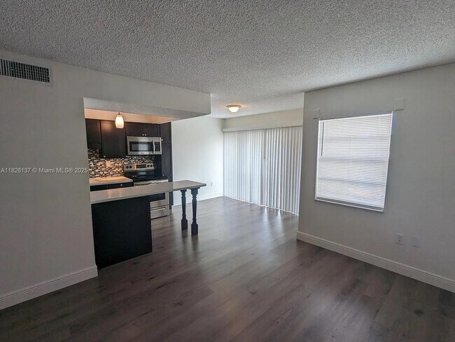 Foto del edificio - 9331 SW 4th St