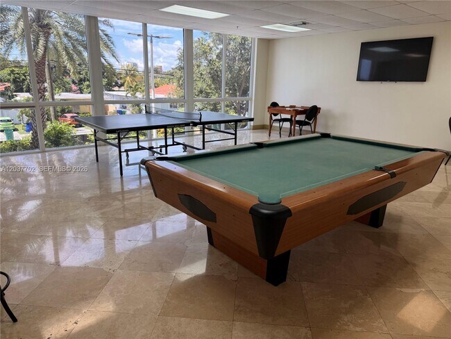Building Photo - 3500 Coral Way