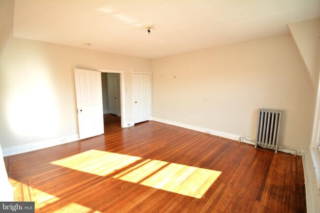 Building Photo - 5231 Laurens St