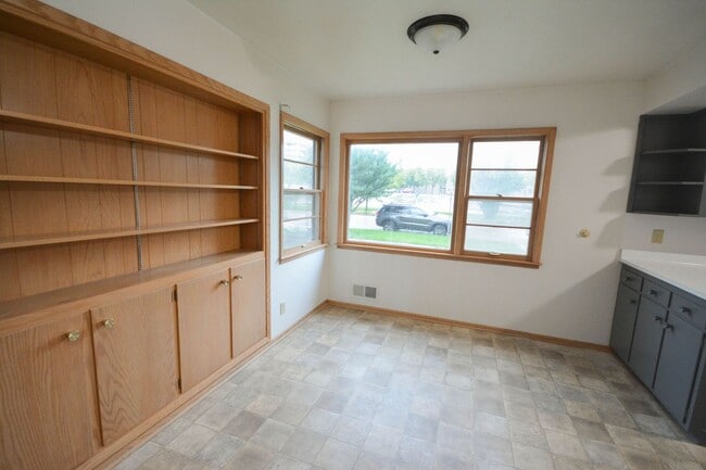 Foto del edificio - 619 2nd St NW