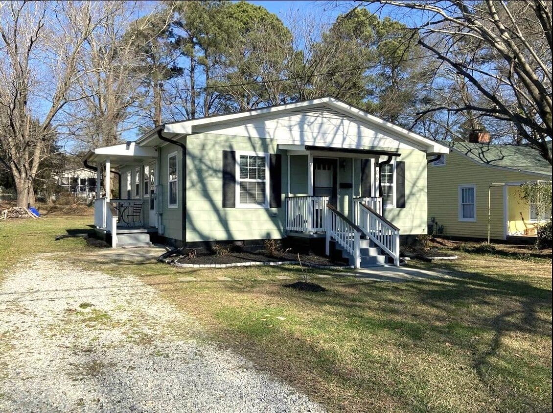 Primary Photo - 209 E Jones St