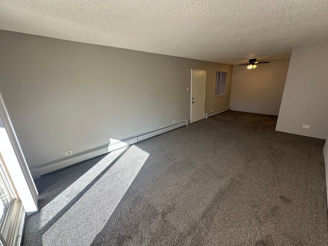 Building Photo - LOCATION LOCATION!! Newly remodeled 1-bedr...