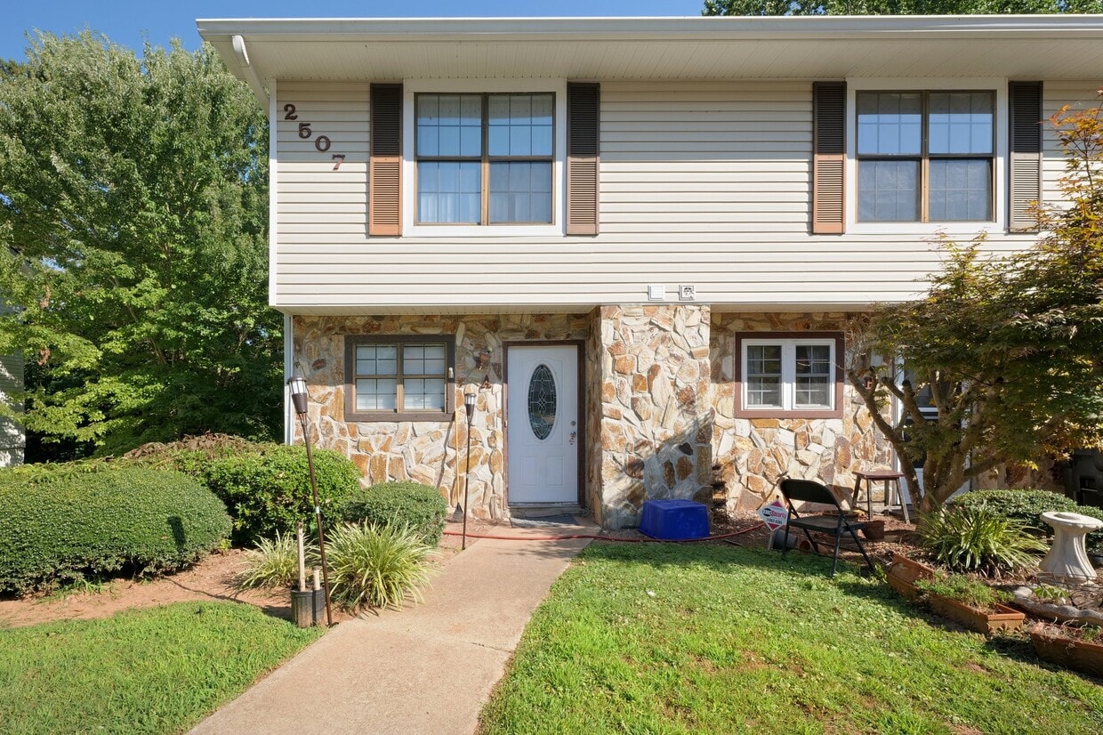 Photo - 2507 Hidden Cove Ct (Gainesville, GA)