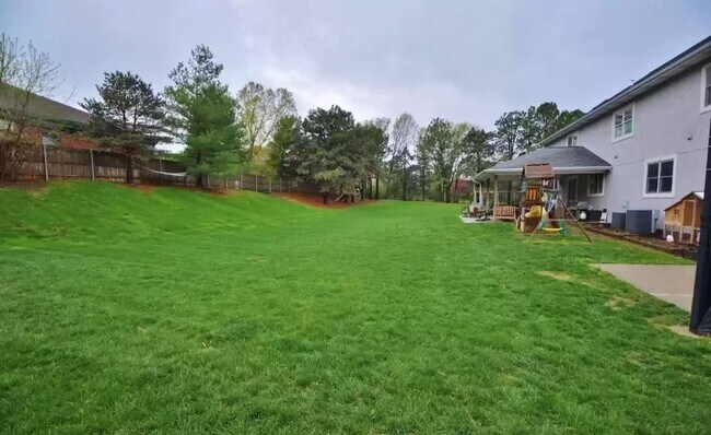 Building Photo - 6833 Shamrock Rd