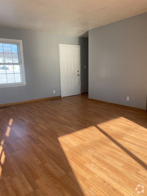 Building Photo - 14 N Ritchie Ave