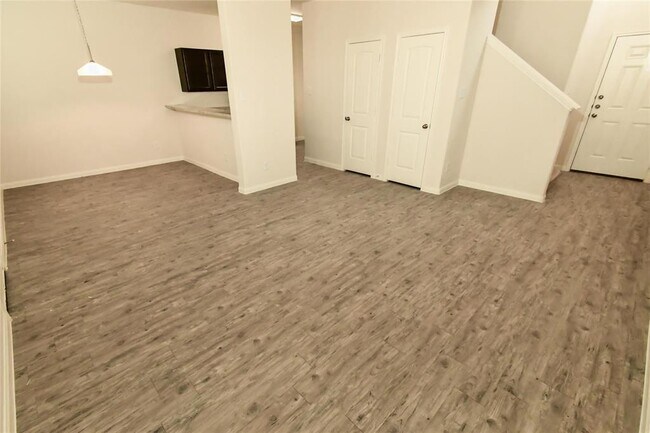 Foto del edificio - 4210 Silver Ranch Rd