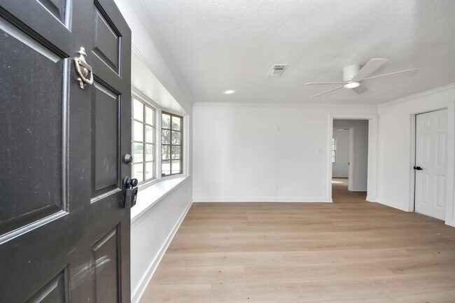 Foto del edificio - 3726 Las Palmas St